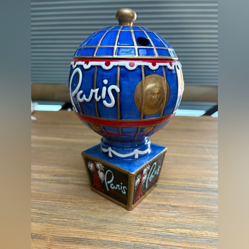 Vintage Souvenir Paris Las Vegas Blue and Red Paris Globe Drinking Lidded Cup - Picture 6 of 12